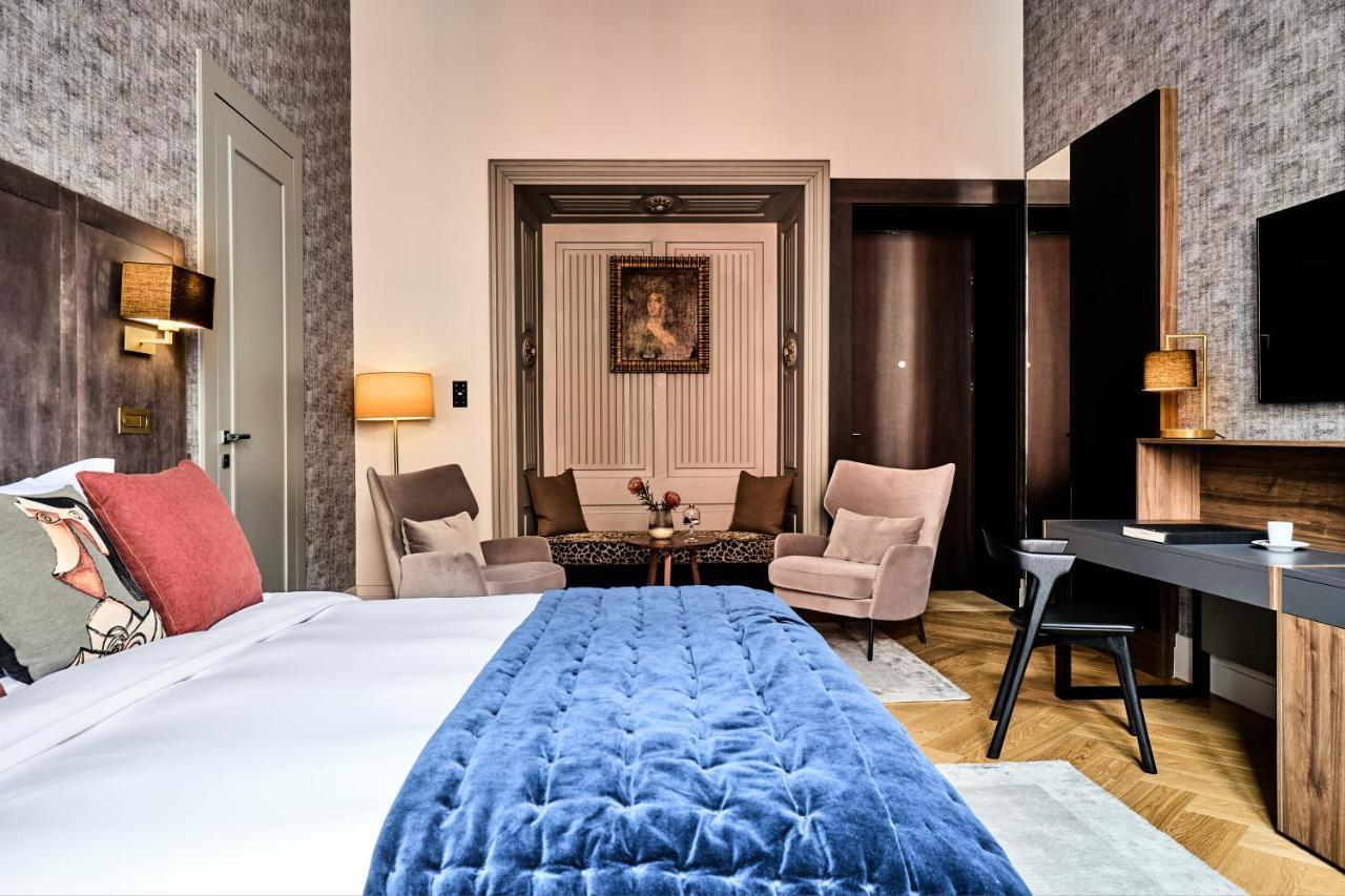 Готель H15 Luxury Palace - Destigo