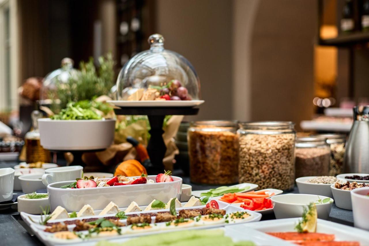 Готель H15 Luxury Palace - Destigo